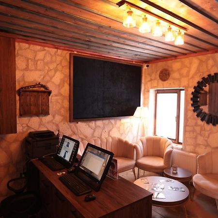 Stone Owl Otel & Restaurant Üchisar Bagian luar foto