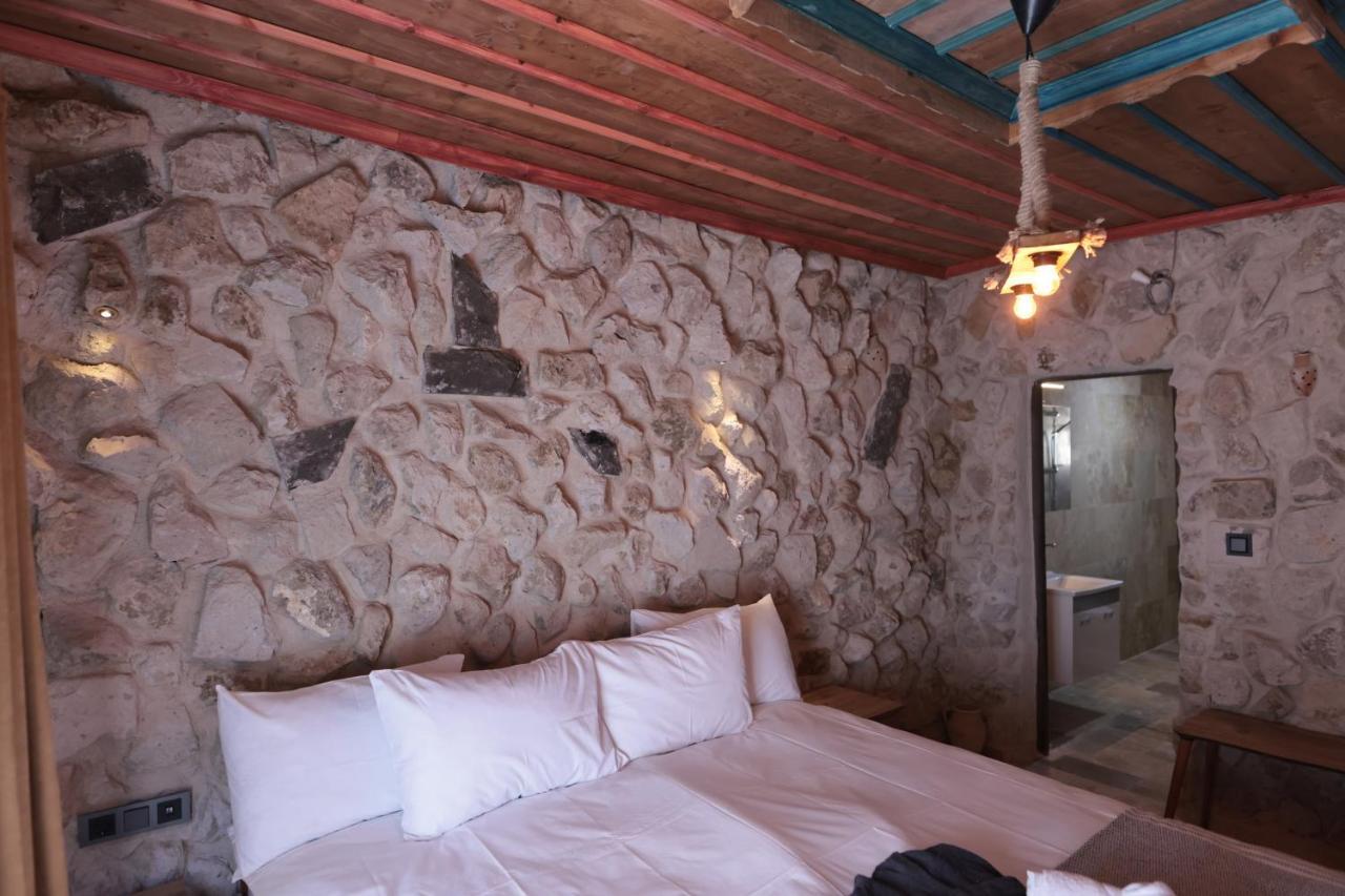 Stone Owl Otel & Restaurant Üchisar Bagian luar foto