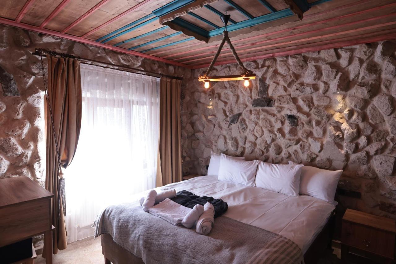 Stone Owl Otel & Restaurant Üchisar Bagian luar foto