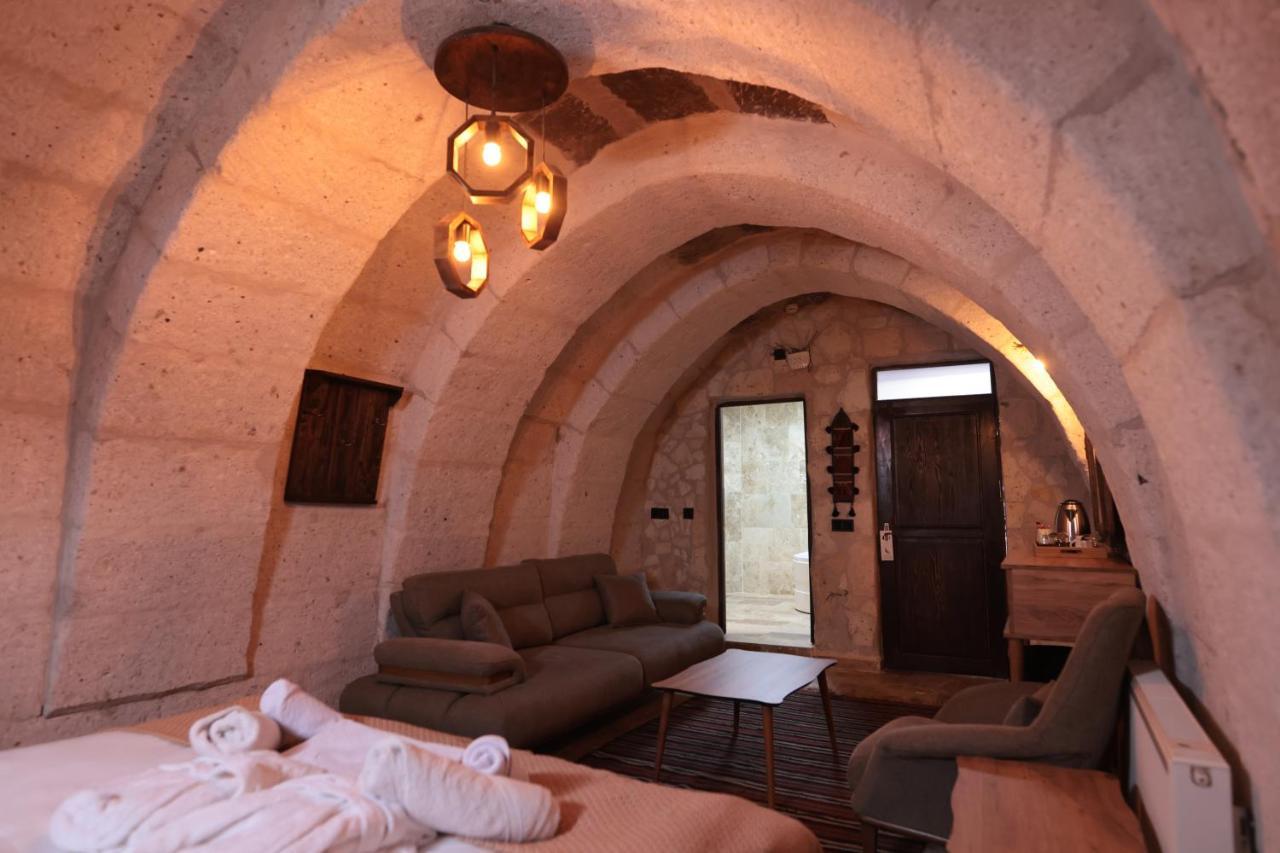 Stone Owl Otel & Restaurant Üchisar Bagian luar foto