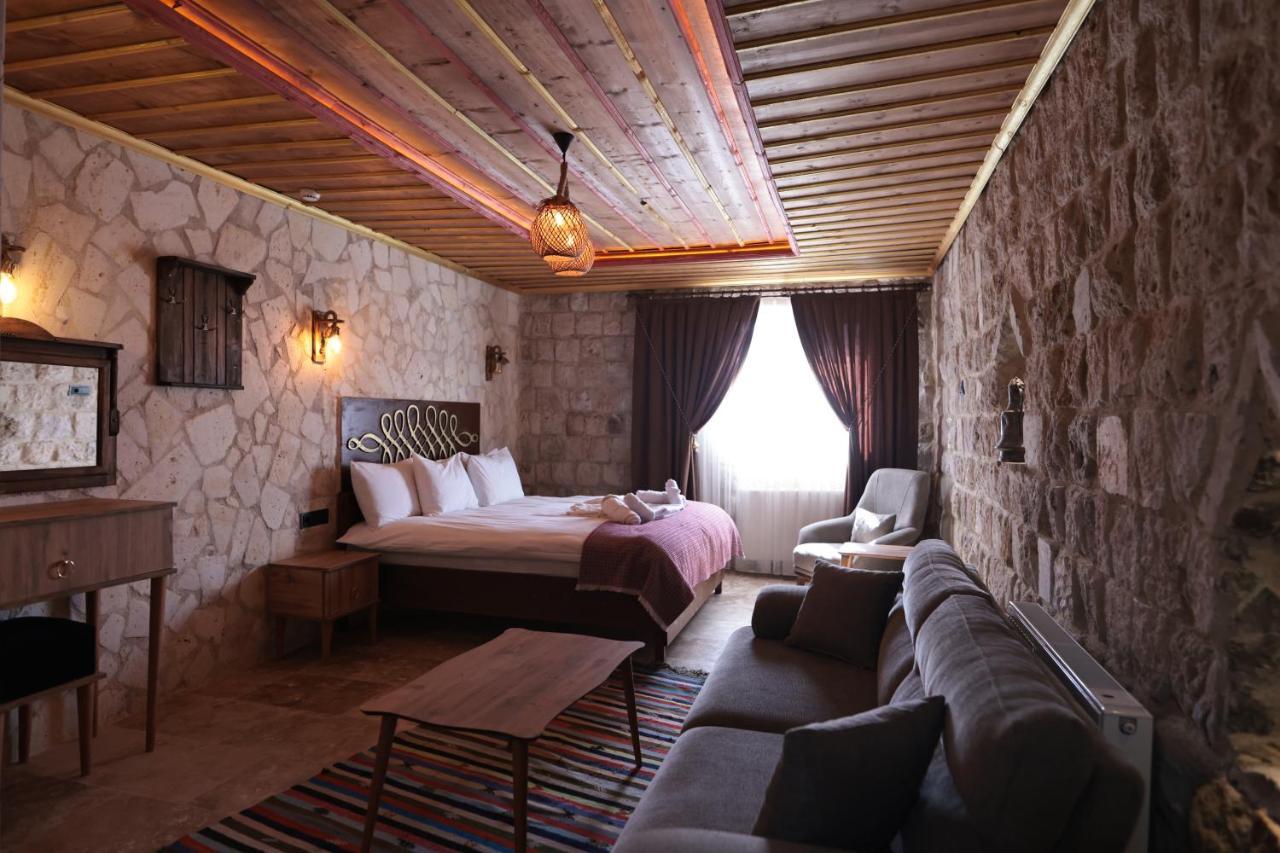 Stone Owl Otel & Restaurant Üchisar Bagian luar foto