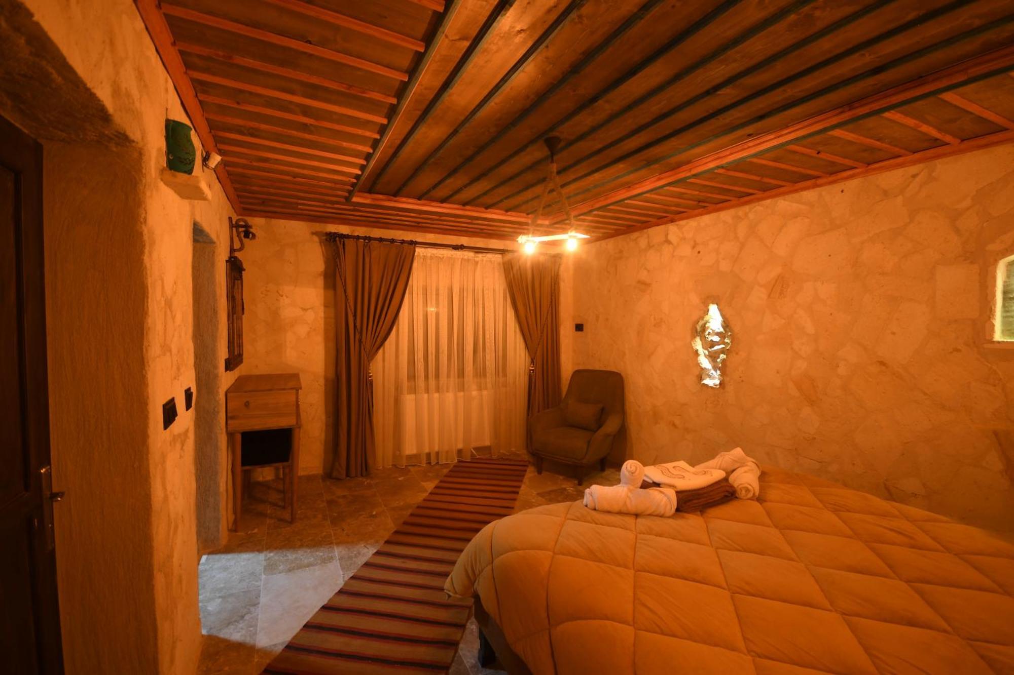 Stone Owl Otel & Restaurant Üchisar Bagian luar foto