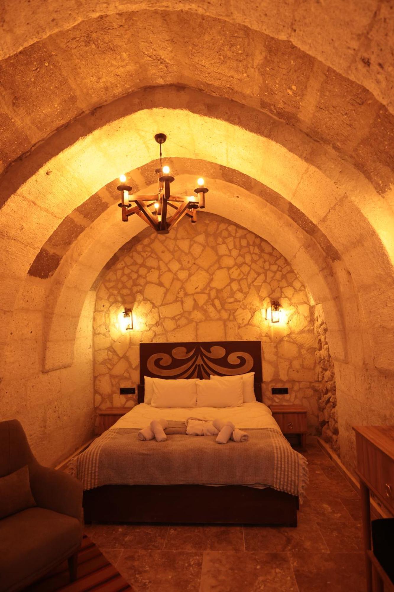 Stone Owl Otel & Restaurant Üchisar Bagian luar foto