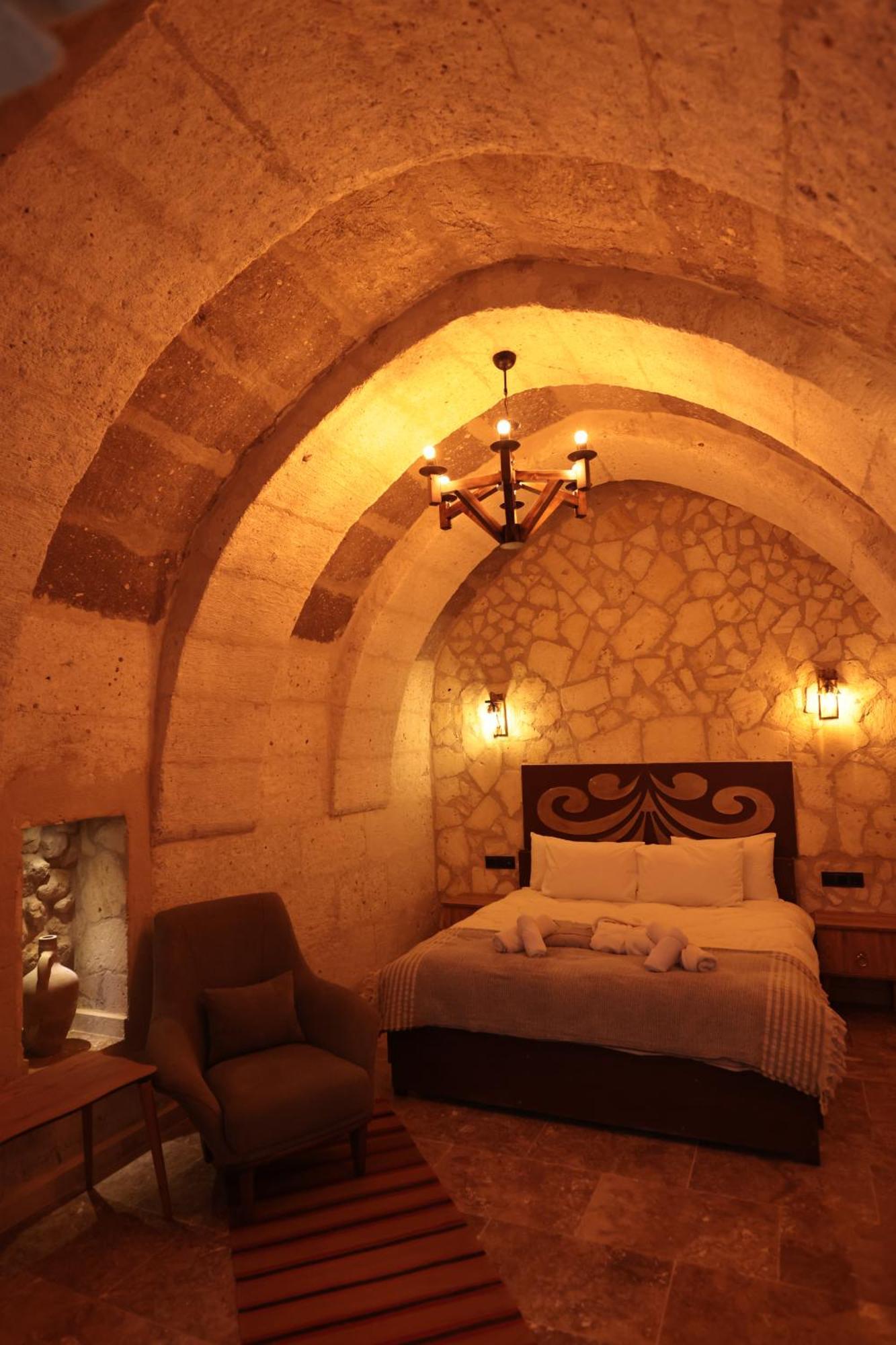 Stone Owl Otel & Restaurant Üchisar Bagian luar foto