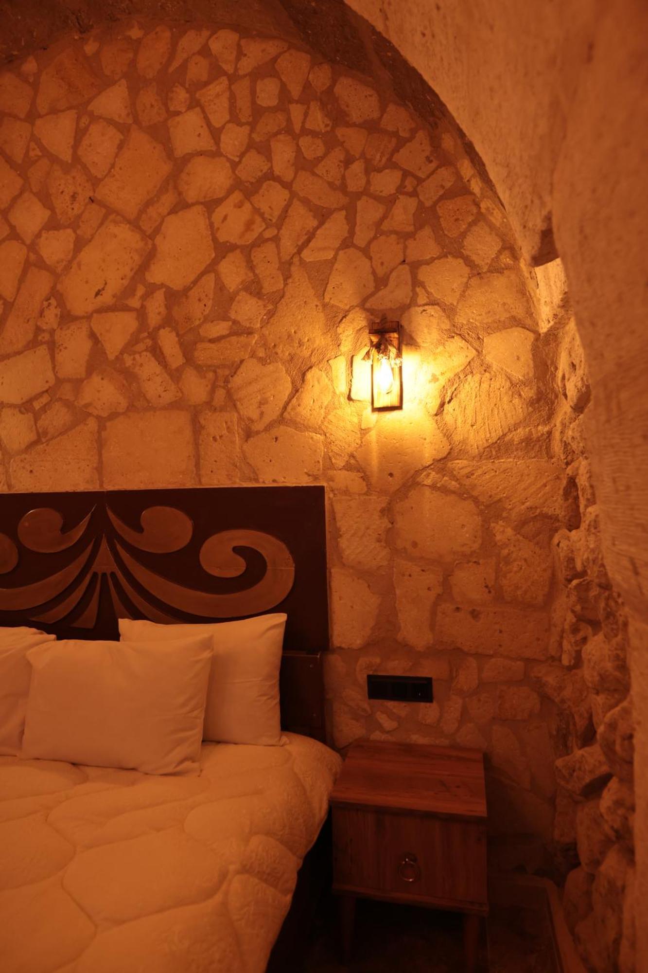 Stone Owl Otel & Restaurant Üchisar Bagian luar foto