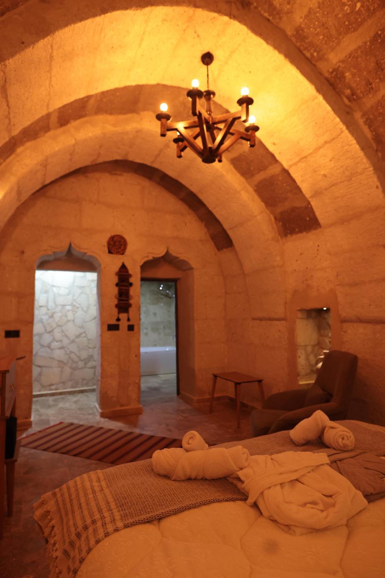 Stone Owl Otel & Restaurant Üchisar Bagian luar foto