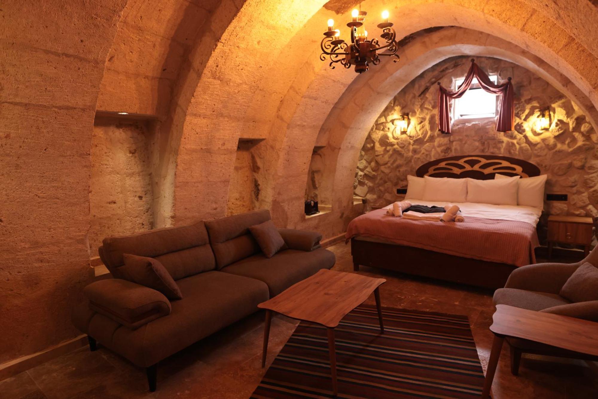 Stone Owl Otel & Restaurant Üchisar Bagian luar foto